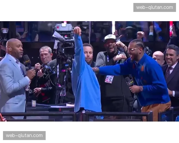 斯蒂芬·库里宣布100%参加明年三分大赛，计划邀请利拉德克莱